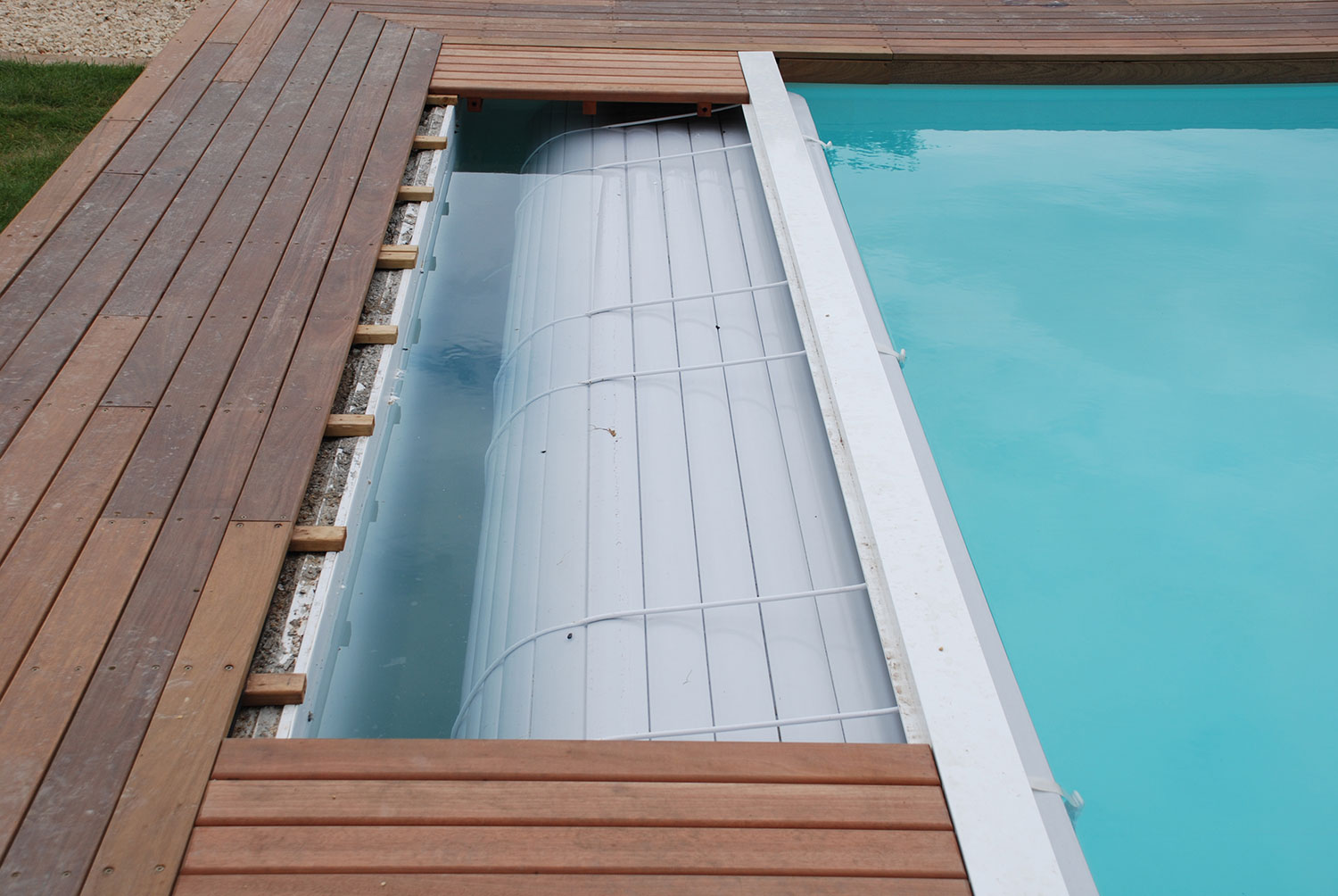 Submerged Slatted Integrated Security Pool Covers
